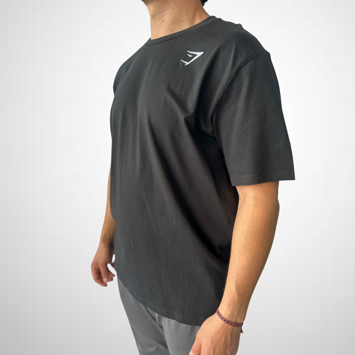 Playera Básica Crest – Negra