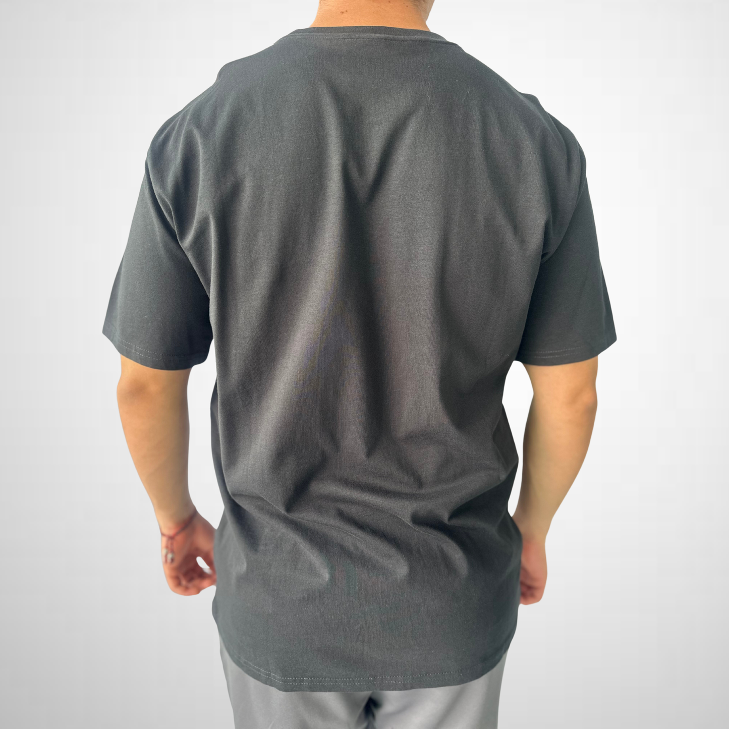 Playera Básica Crest – Negra