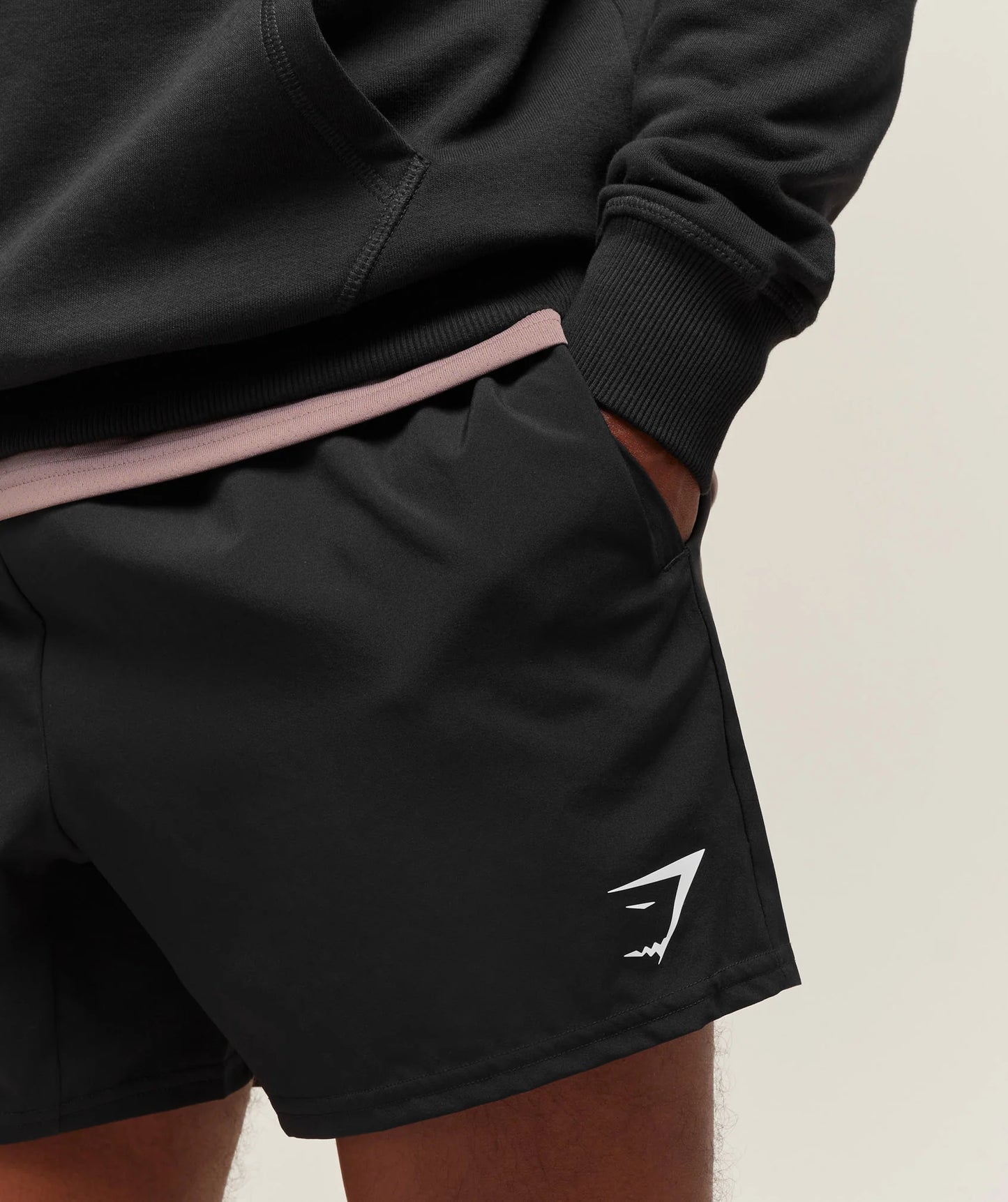 Short Arrival 5 - Negro