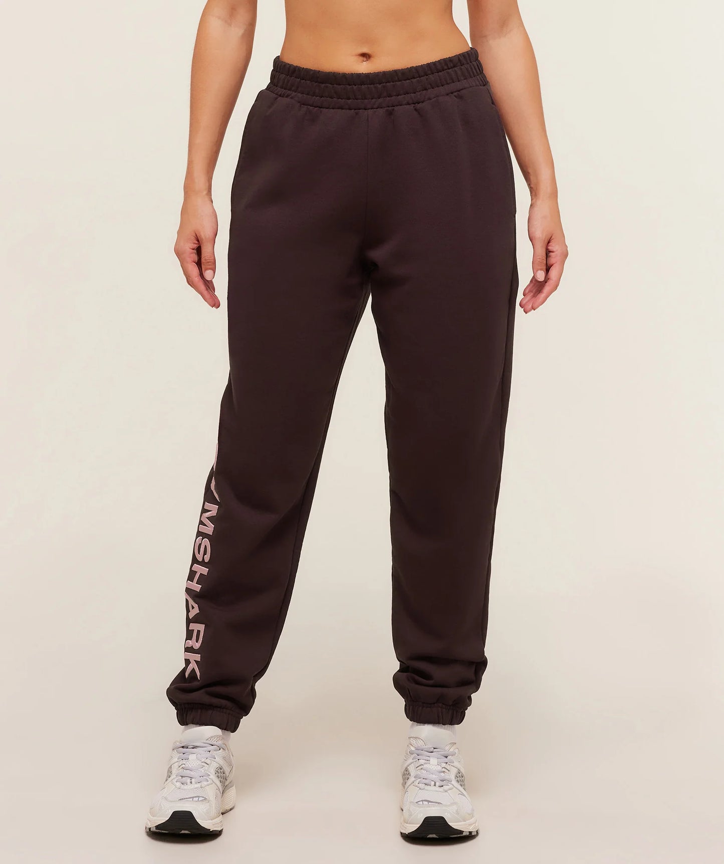 Jogger Gráfico Logo - Marrón