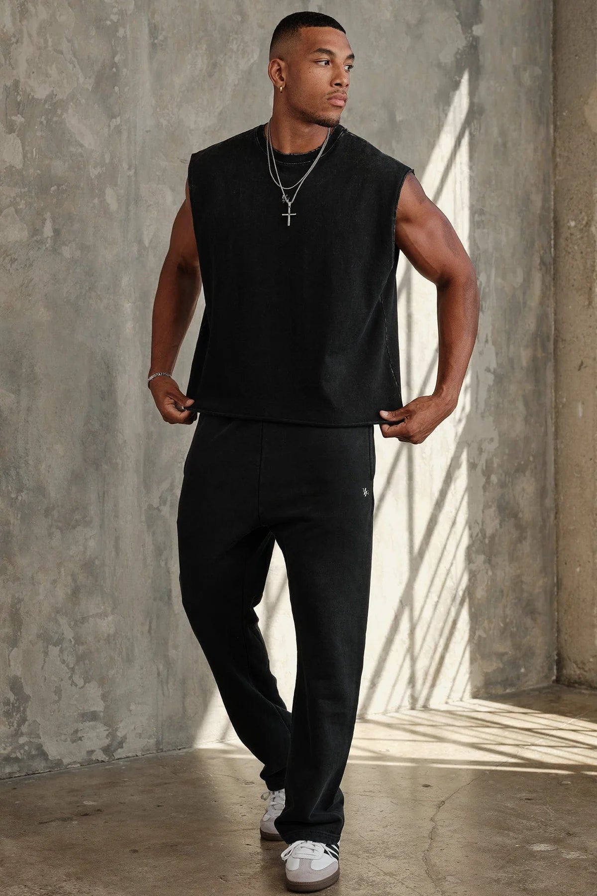 Jogger Essentials - Negro Deslavado