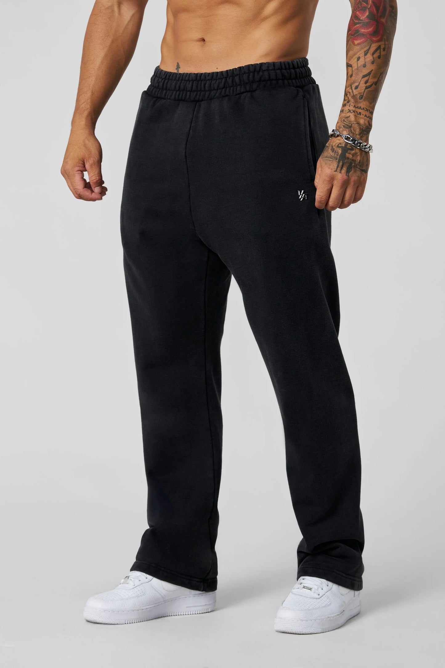 Jogger Essentials - Negro Deslavado