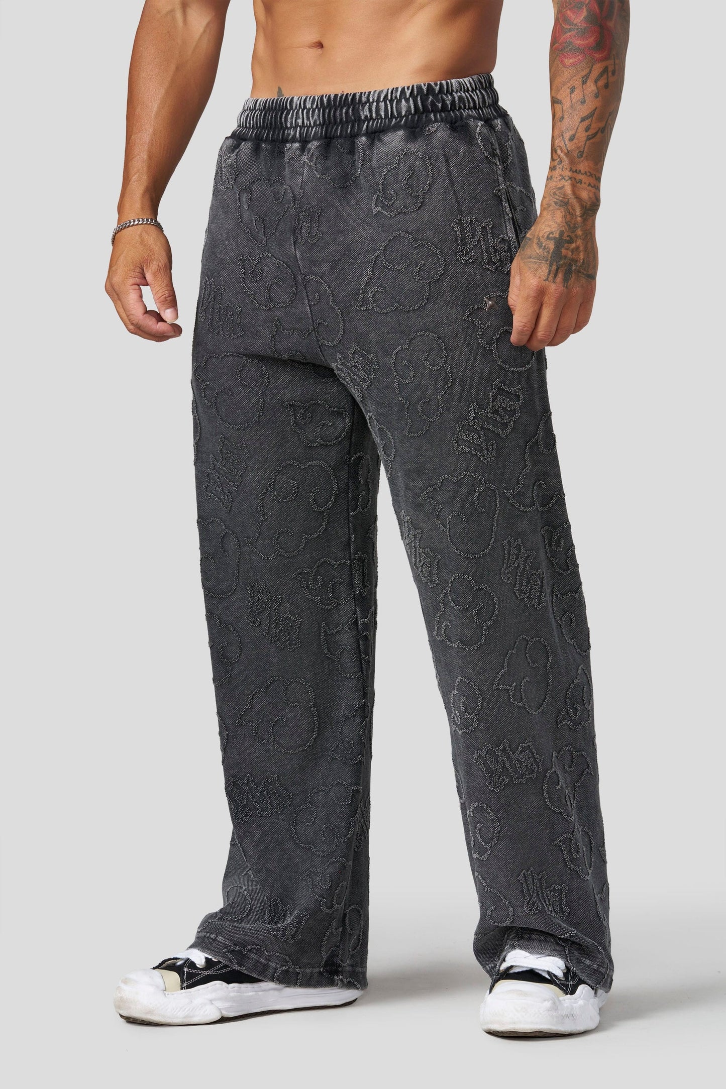 Jogger YLA x Naruto Cloud - Gris Deslavado