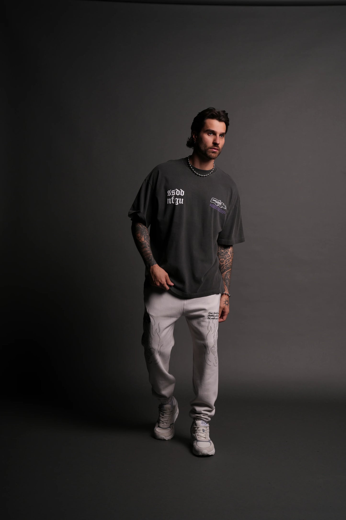 Playera Three Wolves - Gris