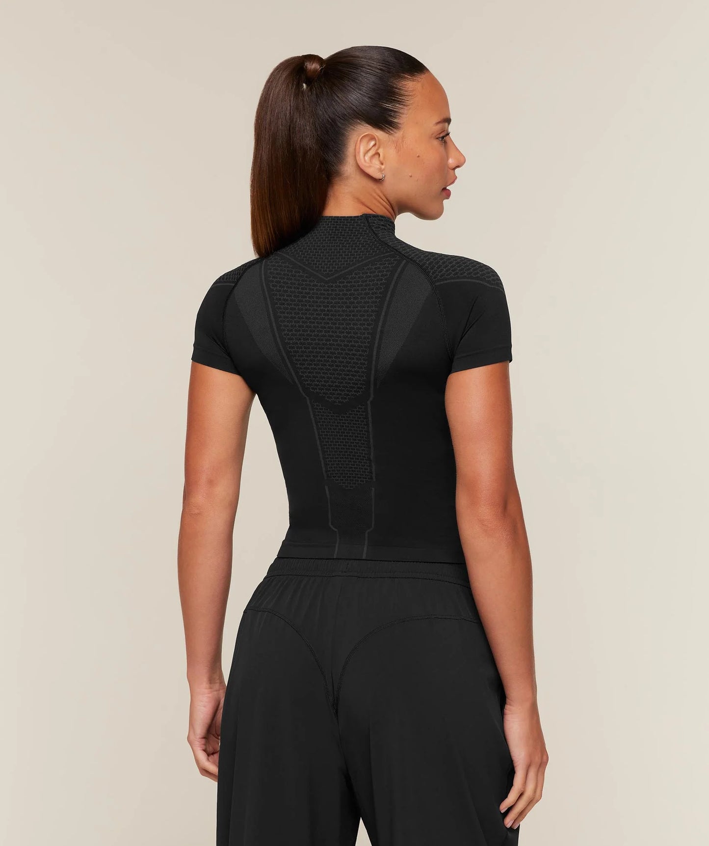 Onyx V1 Baby Tee  - Negra/Rojo