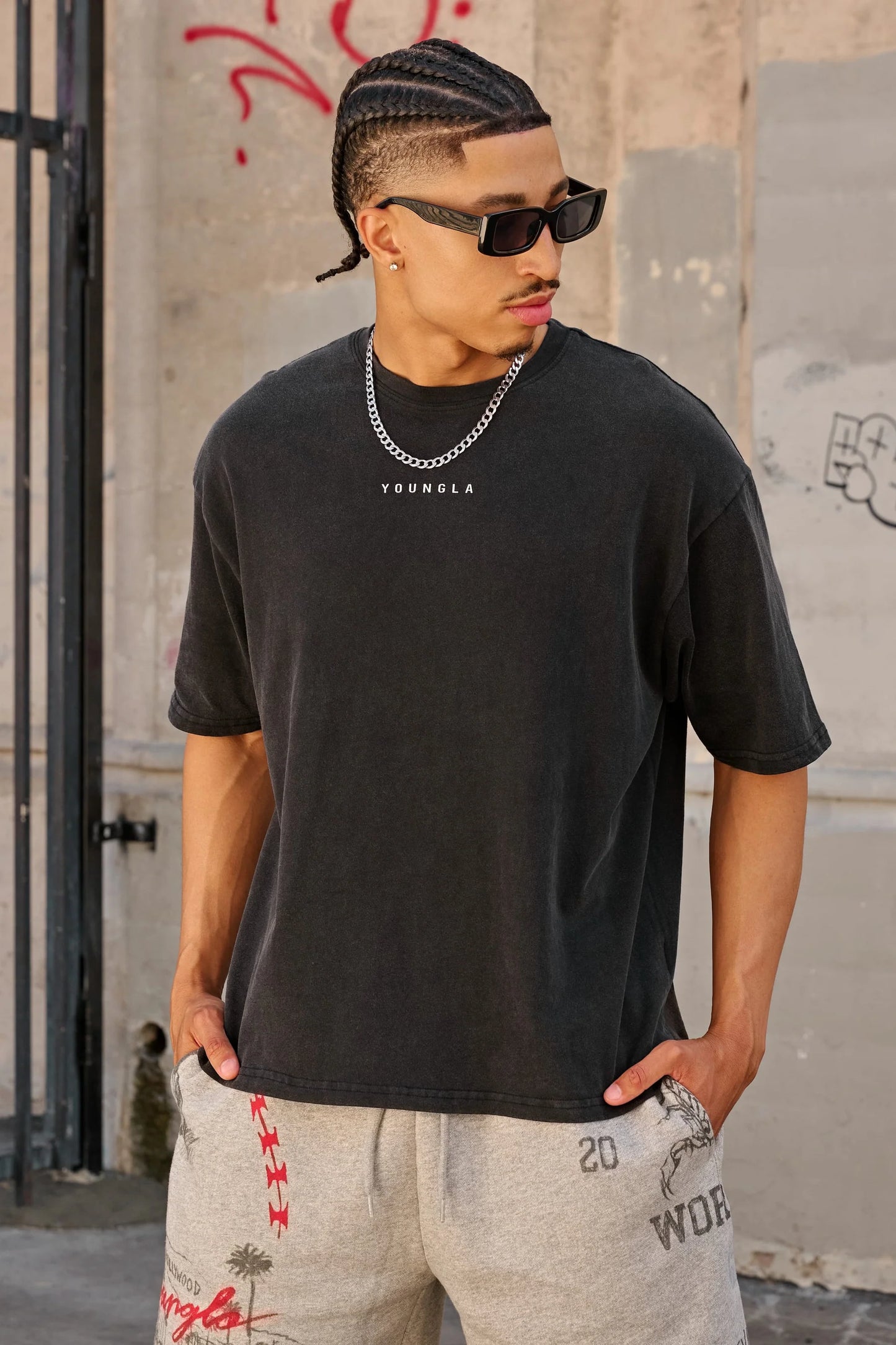 Playera Japanese - Negra Deslavada