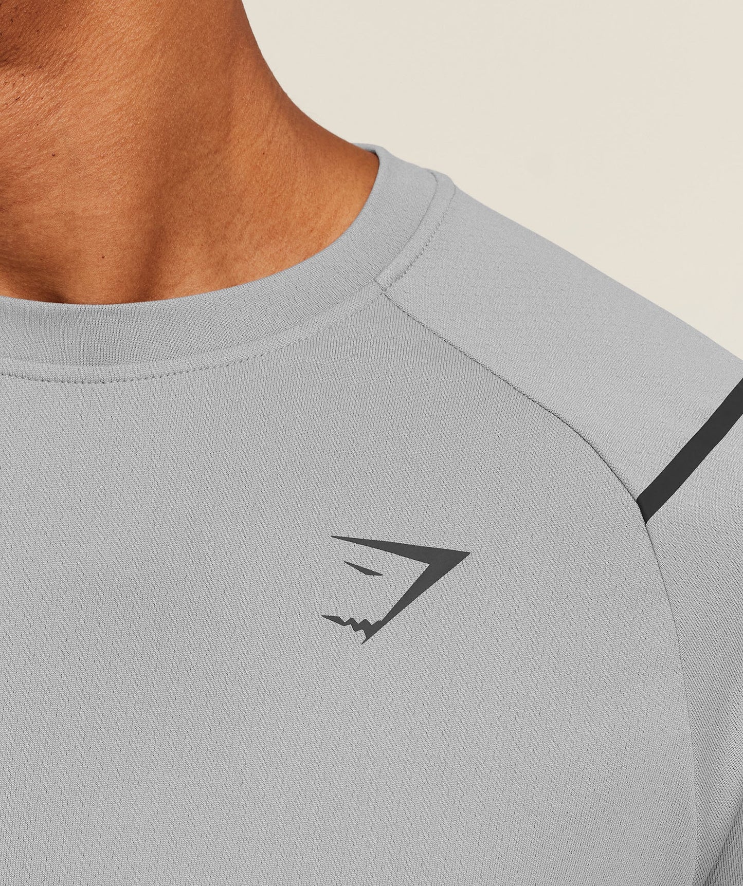 Playera Arrival Contrast - Gris