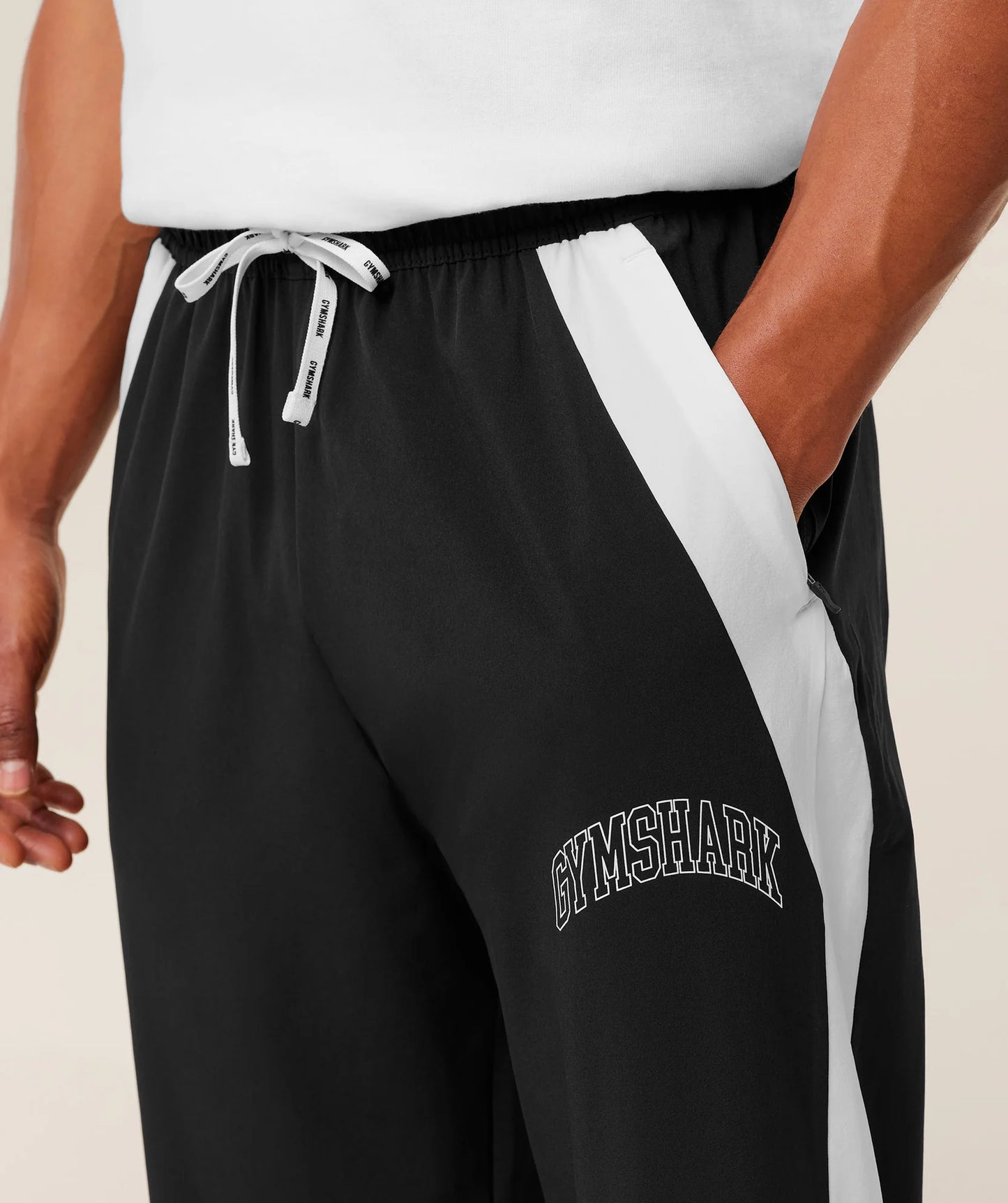 Jogger Collegiate - Negro/Blanco