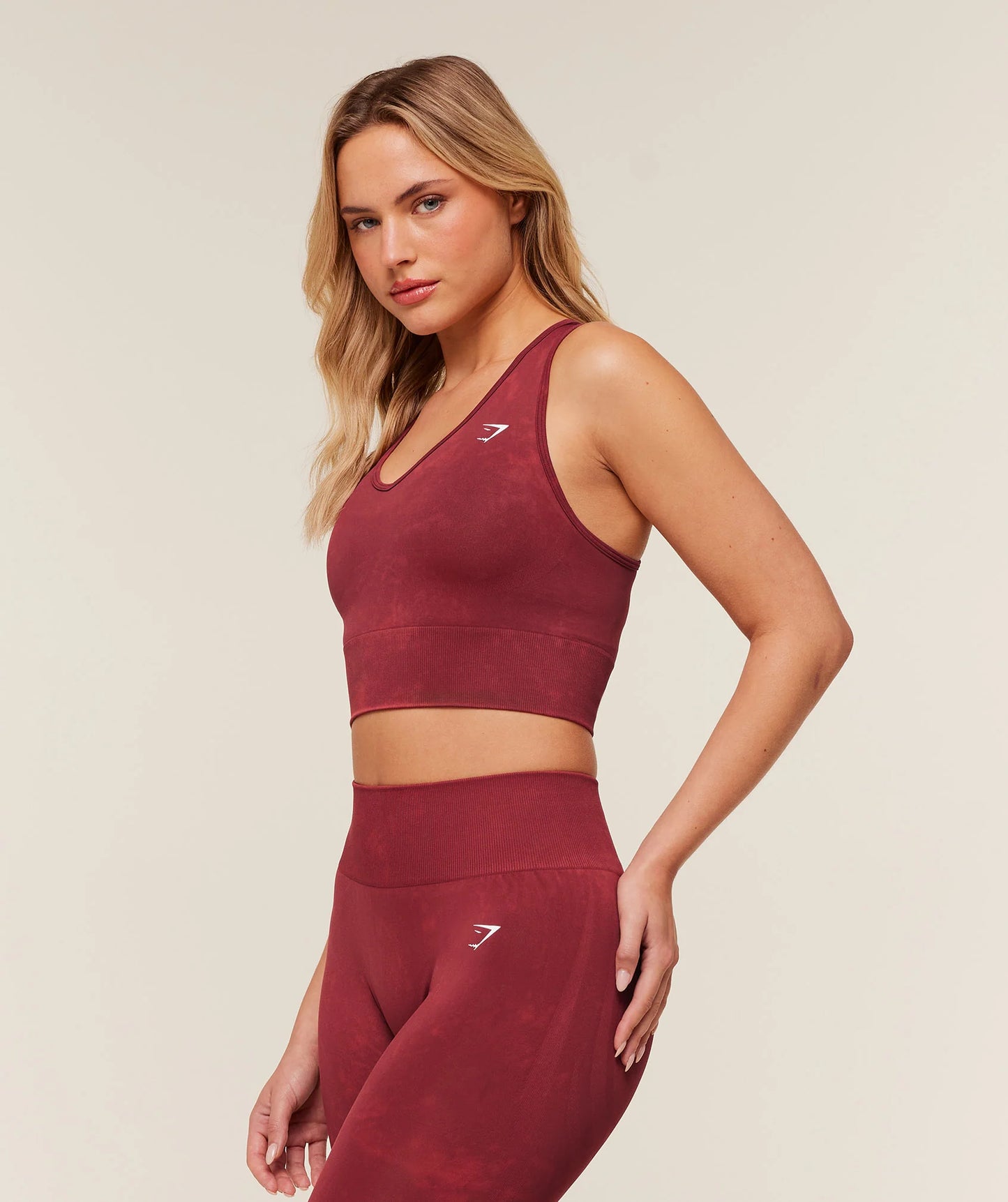 Crop Tank Sin Costuras - Rojo Deslavado