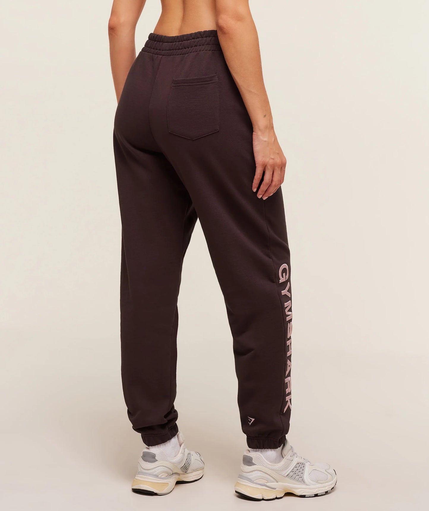 Jogger Gráfico Logo - Marrón