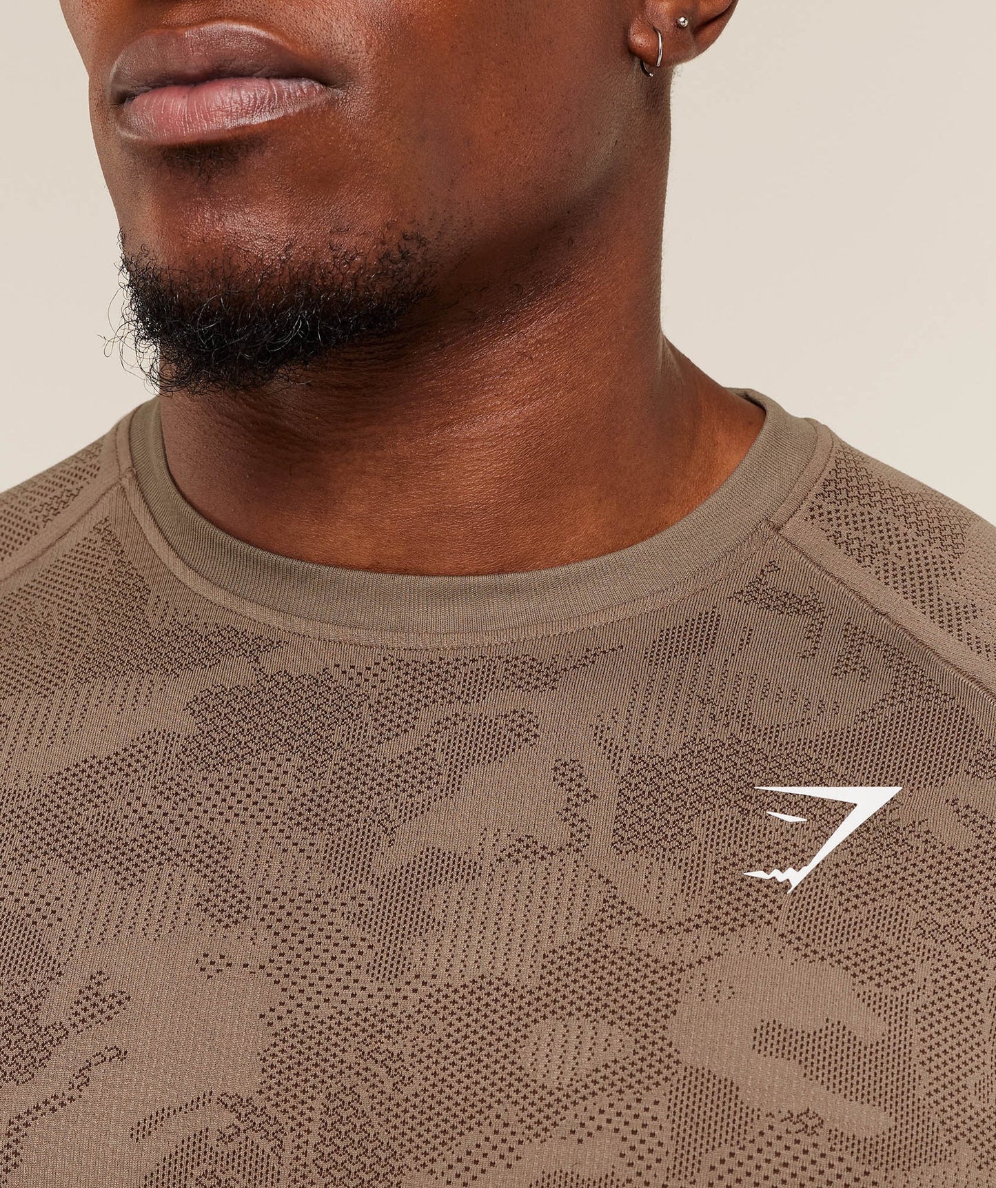 Playera Sin Costuras Geo - Café
