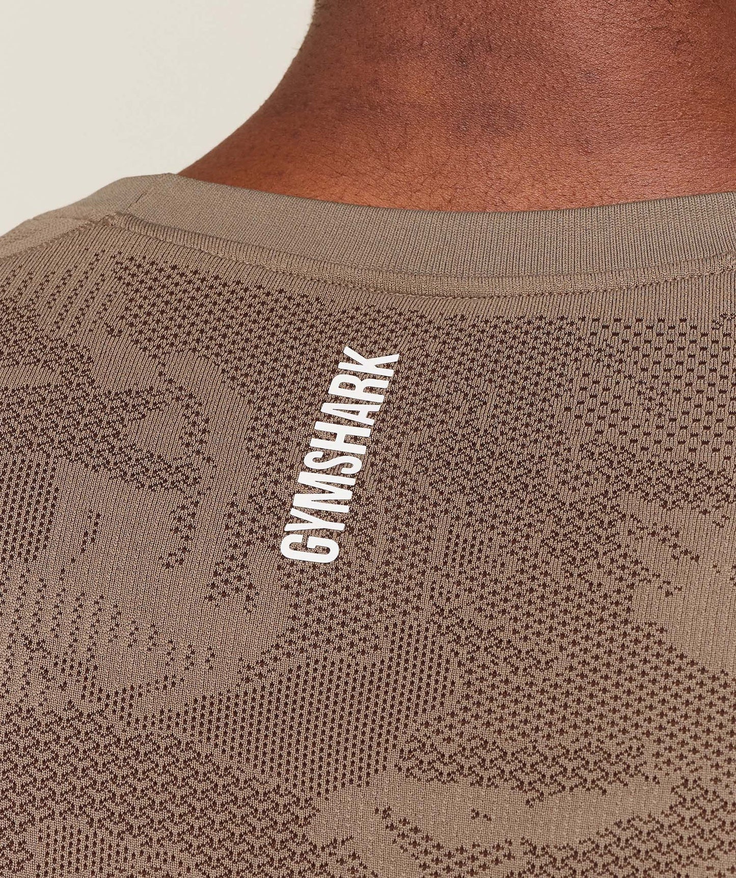 Playera Sin Costuras Geo - Café