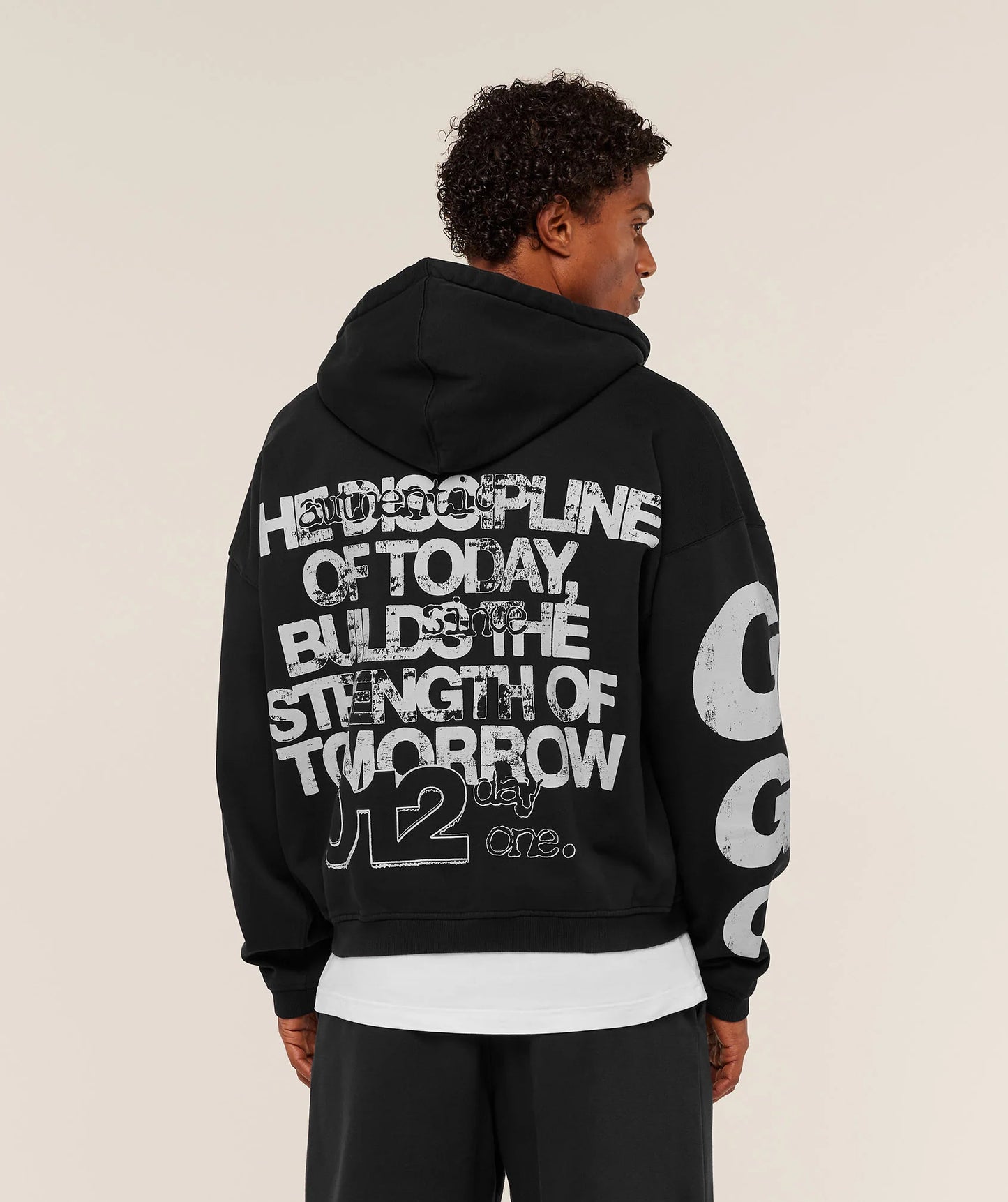 Hoodie Zip Gráfica - Negra