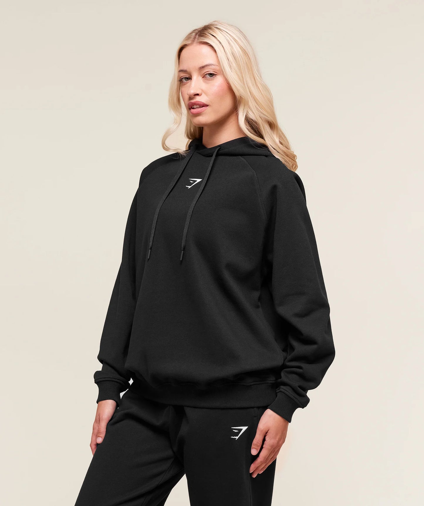 Hoodie Entrenamiento Fleece - Negra