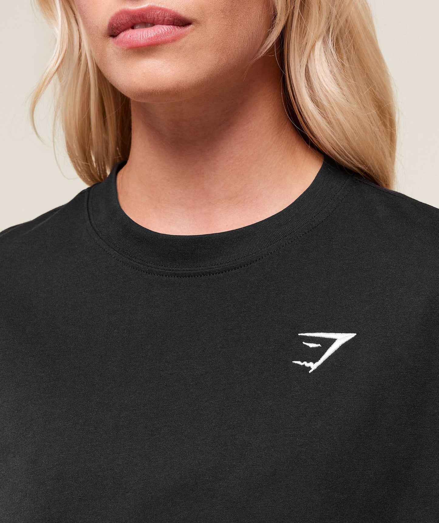 Blusa Entrenamiento Bordada - Negra